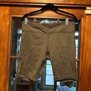 Tommie Copper women's compression shorts.  Size XL